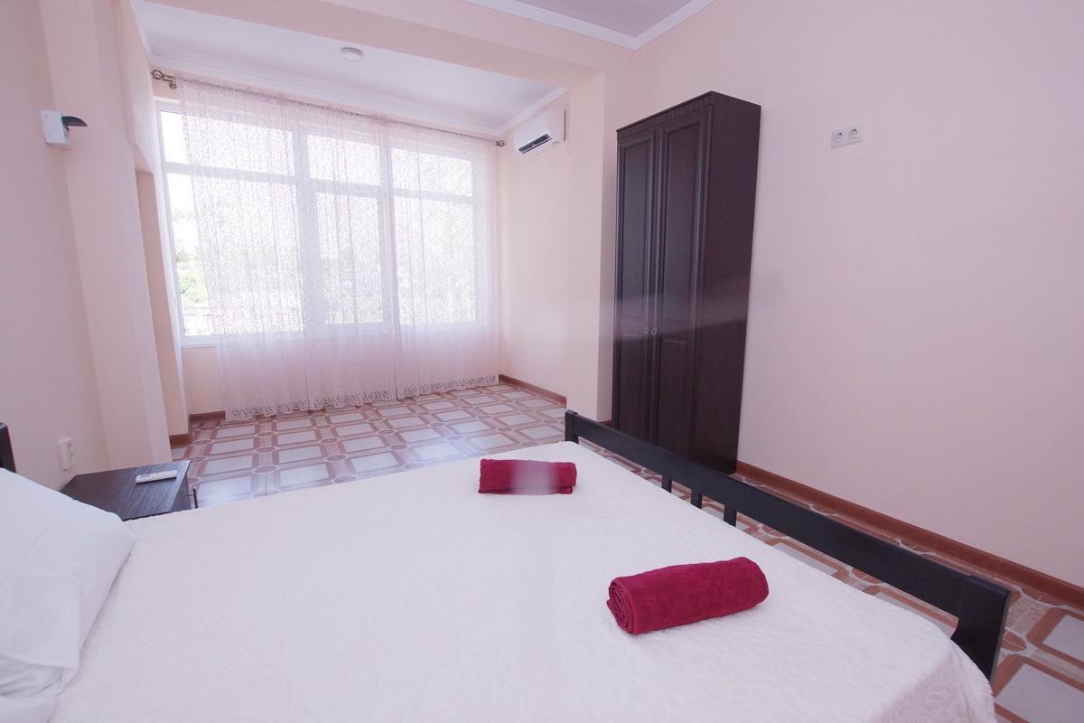 Guest House Belyi Lebed Sochumi Exterior foto