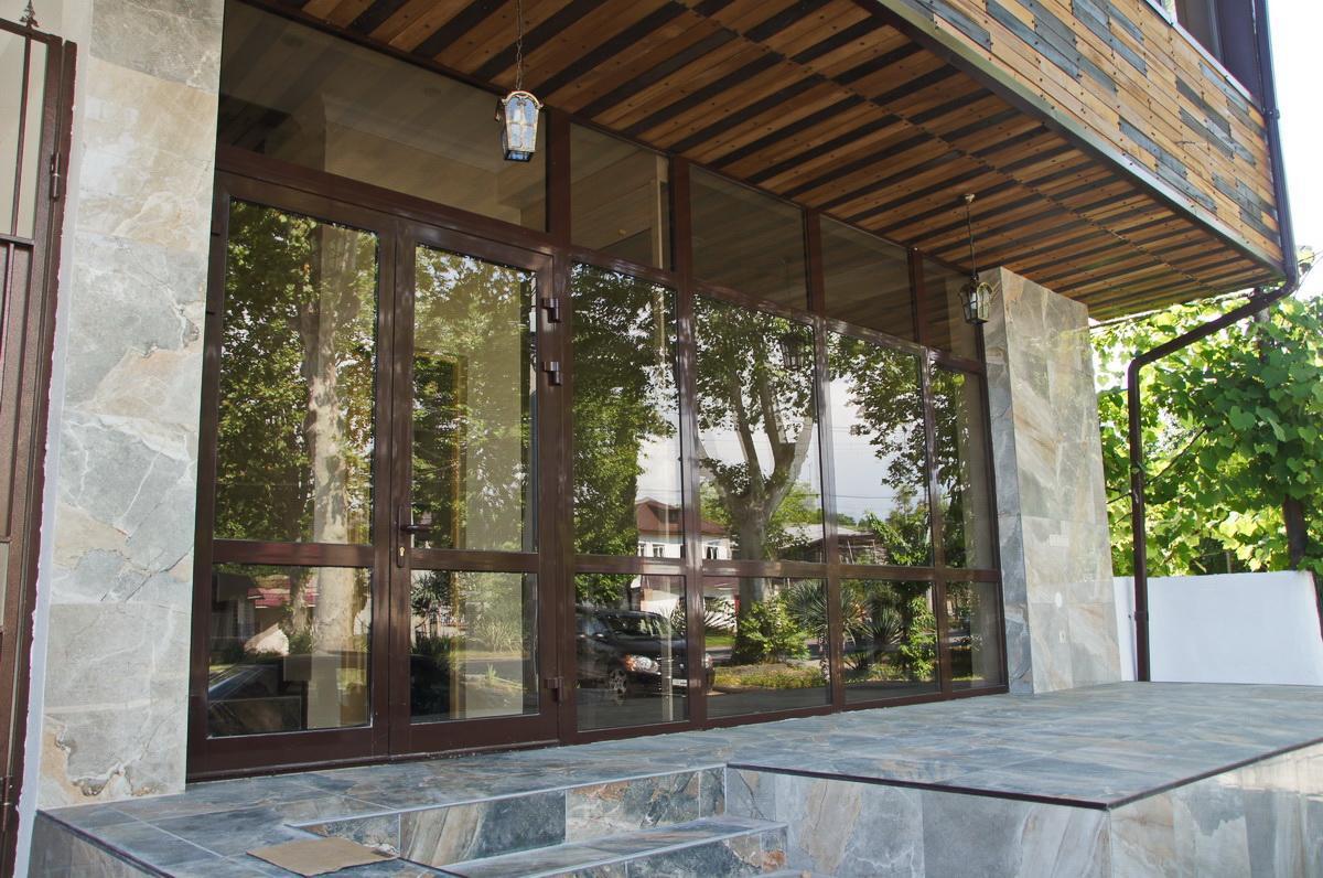 Guest House Belyi Lebed Sochumi Exterior foto