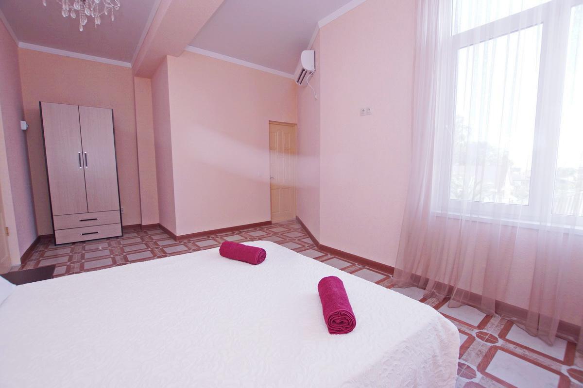 Guest House Belyi Lebed Sochumi Exterior foto