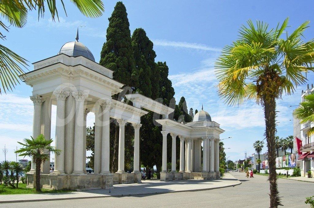 Guest House Belyi Lebed Sochumi Exterior foto